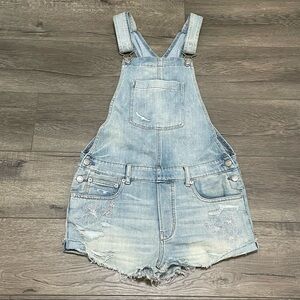 American Eagle distressed overall shorts size Small Floral Embroidered